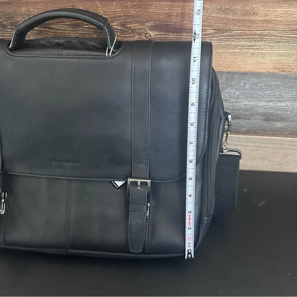 Samsonite Black Leather Flapover Business Case Double‎ Gusset Fits 15.6 Laptop
